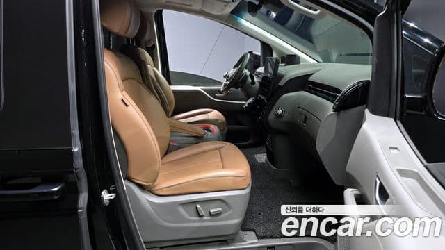 Hyundai Staria 2023 — Фото 11/20