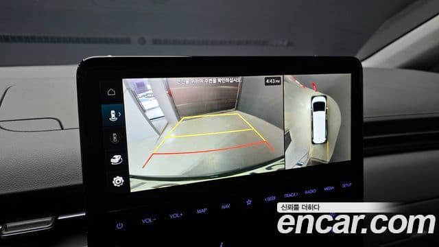Hyundai Staria 2023 — Фото 15/20