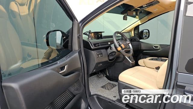 Hyundai Staria 2024 — ფოტო 11/20
