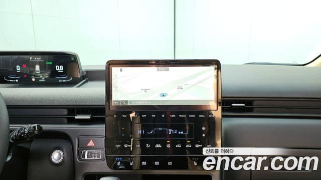 Hyundai Staria 2024 — ფოტო 16/20