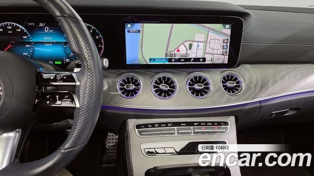 Mercedes-Benz E-Class 2022 — ფოტო 13/20