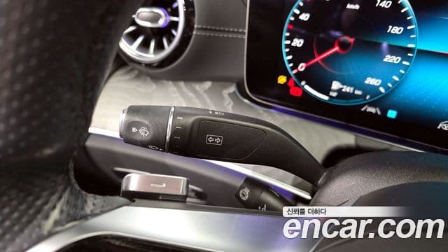 Mercedes-Benz E-Class 2022 — ფოტო 16/20