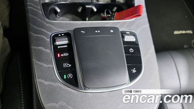 Mercedes-Benz E-Class 2022 — ფოტო 18/20