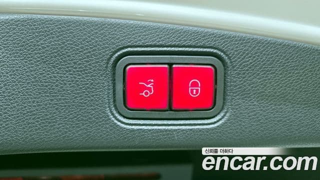 Mercedes-Benz E-Class 2022 — ფოტო 19/20