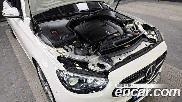 Mercedes-Benz E-Class 2021 — ფოტო 6/20