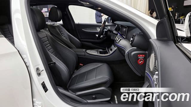 Mercedes-Benz E-Class 2021 — ფოტო 11/20