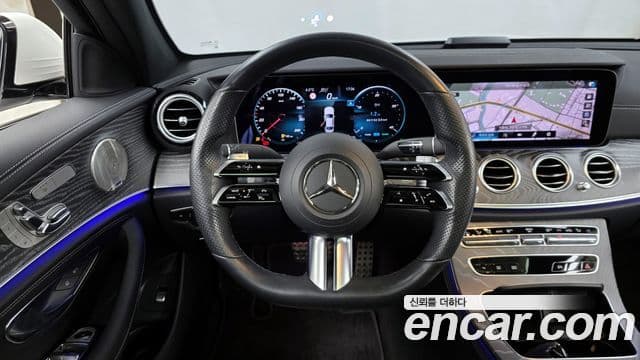Mercedes-Benz E-Class 2021 — ფოტო 13/20