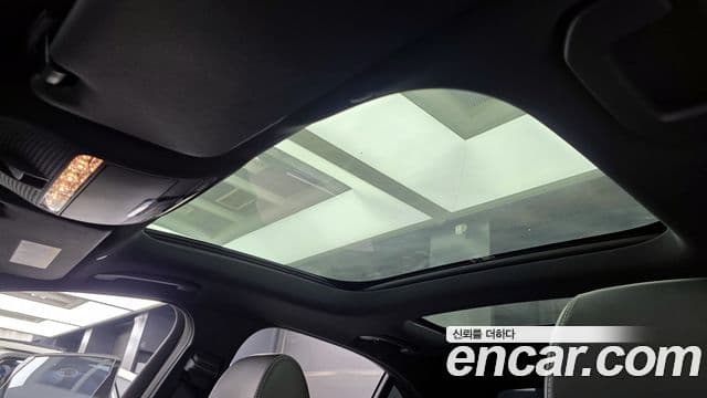 Mercedes-Benz E-Class 2021 — ფოტო 18/20