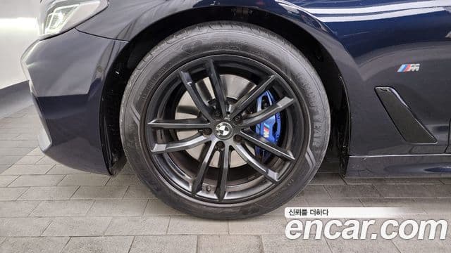 BMW 5 Series 2021 — Photo 1/20