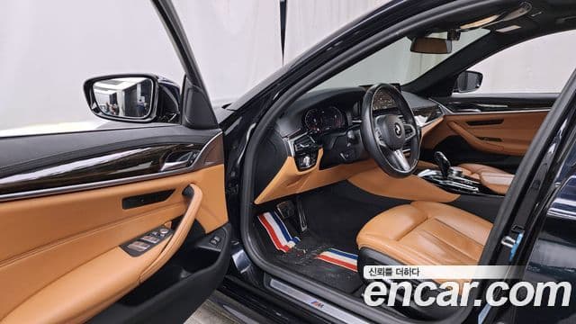 BMW 5 Series 2021 — Photo 8/20