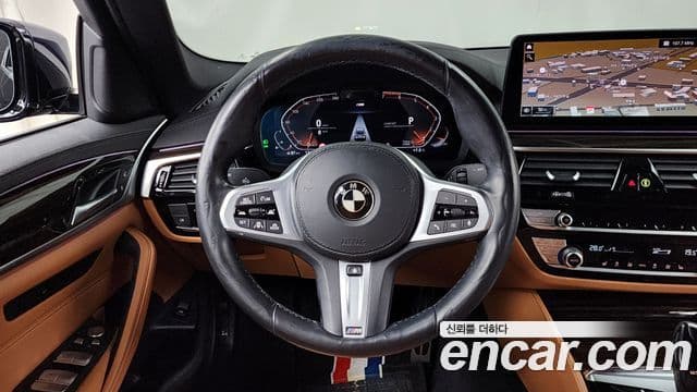 BMW 5 Series 2021 — Photo 18/20