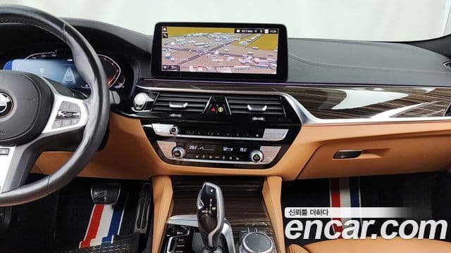 BMW 5 Series 2021 — Photo 19/20