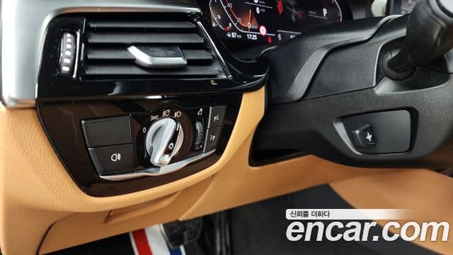 BMW 5 Series 2021 — Photo 2/20