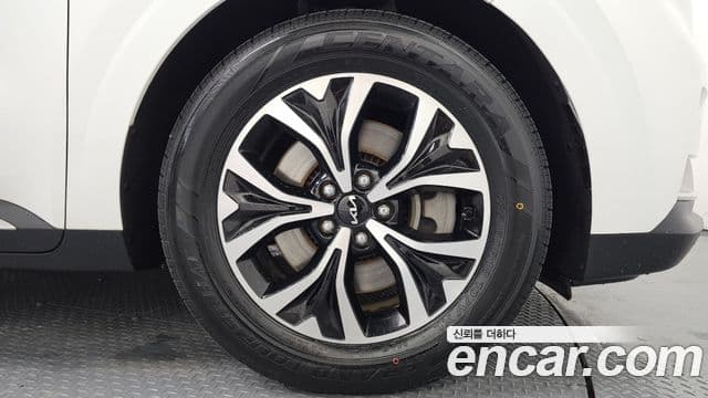 Kia Carnival 2022 — Фото 5/20