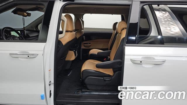Kia Carnival 2022 — Фото 11/20