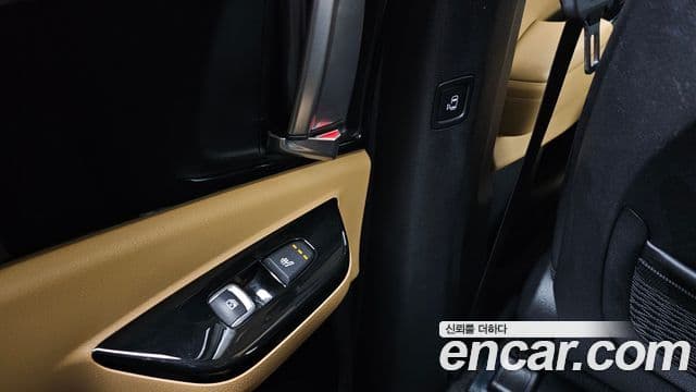 Kia Carnival 2022 — Фото 19/20