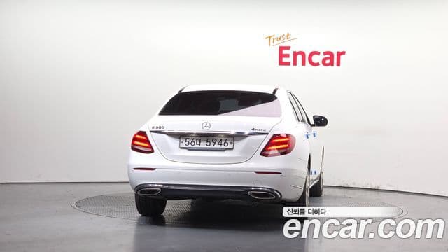Mercedes-Benz E-Class 2018 — Photo 19/20