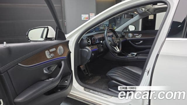 Mercedes-Benz E-Class 2018 — Photo 20/20