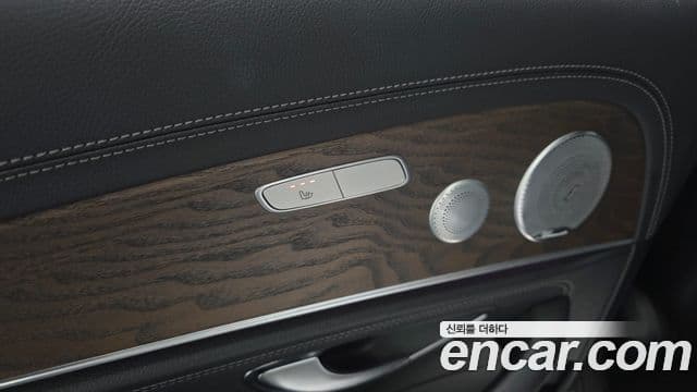 Mercedes-Benz E-Class 2018 — Photo 3/20