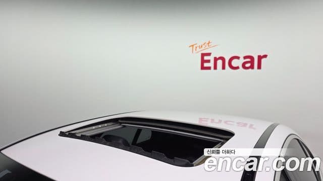 Mercedes-Benz E-Class 2018 — Photo 15/20