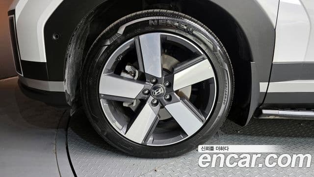 Hyundai Santa Fe 2025 — ფოტო 5/20