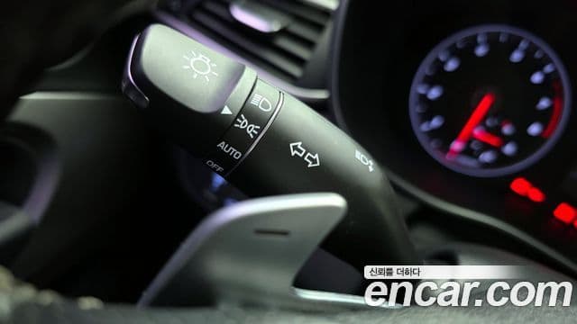 Genesis G70 2018 — ფოტო 14/20