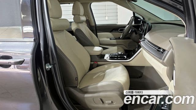 Kia Carnival 2023 — Фото 10/20
