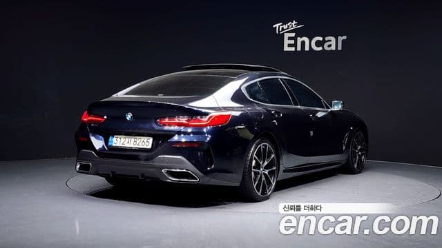 BMW 8 Series 2021 — Şəkil 12/20