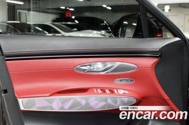Genesis GV70 2022 — Şəkil 10/20