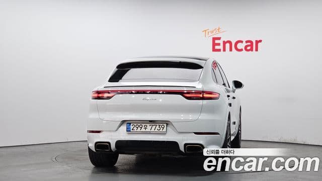 Porsche Cayenne 2021 — ფოტო 4/20