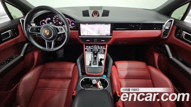 Porsche Cayenne 2021 — ფოტო 7/20