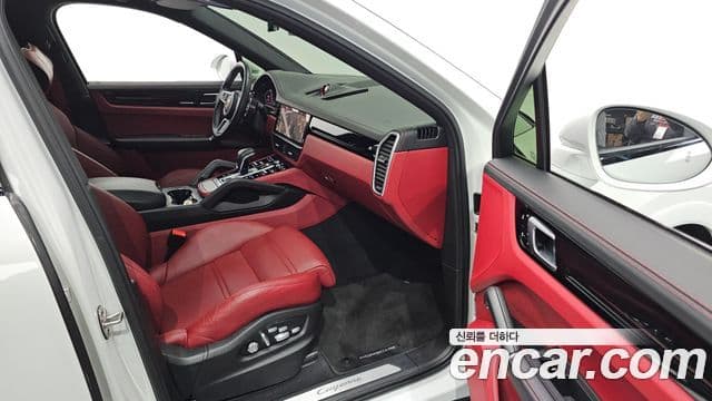 Porsche Cayenne 2021 — Photo 5/20