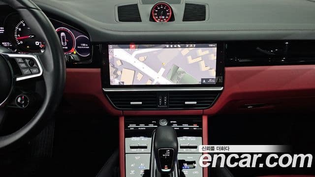 Porsche Cayenne 2021 — ფოტო 14/20