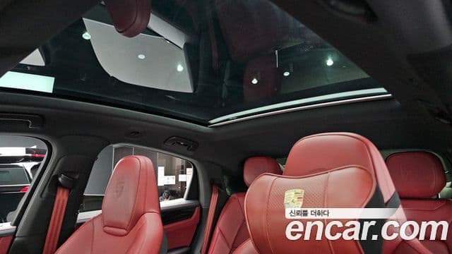 Porsche Cayenne 2021 — ფოტო 16/20