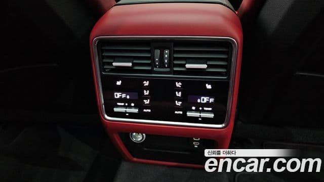 Porsche Cayenne 2021 — ფოტო 19/20