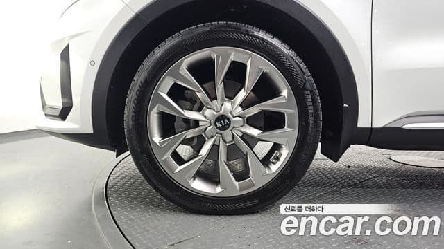 Kia Sorento 2020 — Фото 5/20