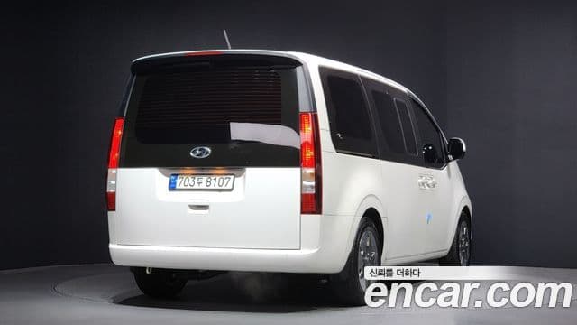 Hyundai Staria 2023 — Şəkil 2/20