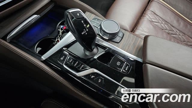 BMW 5 Series 2021 — Şəkil 9/20