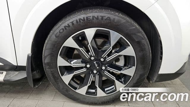 Kia Carnival 2022 — ფოტო 5/20