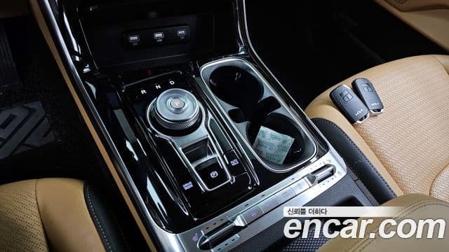 Kia Carnival 2022 — ფოტო 9/20