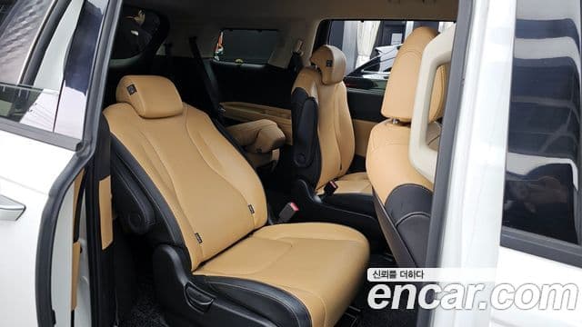 Kia Carnival 2022 — ფოტო 12/20