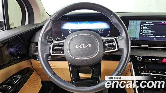 Kia Carnival 2022 — ფოტო 13/20