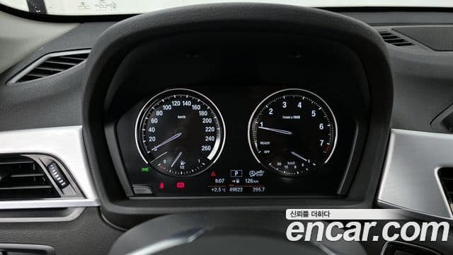 BMW X1 2020 — ფოტო 8/20