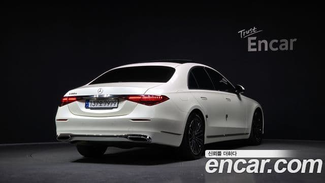 Mercedes-Benz S-Class 2022 — Photo 2/20