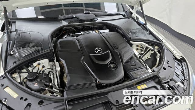 Mercedes-Benz S-Class 2022 — Photo 7/20