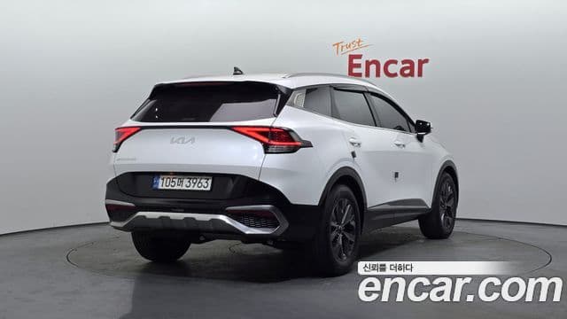 Kia Sportage 2021 — Фото 2/20