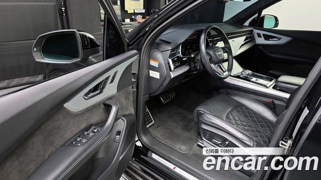 Audi Q7 2022 — ფოტო 17/20
