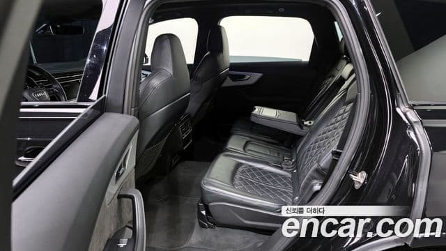 Audi Q7 2022 — ფოტო 12/20