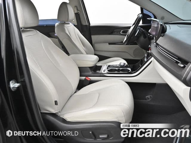 Kia Carnival 2022 — Фото 8/20