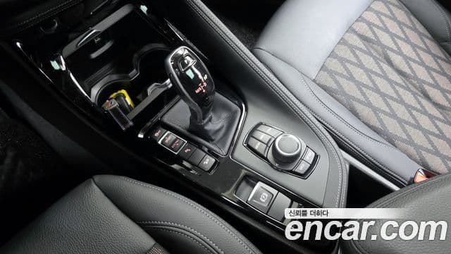BMW X1 2021 — ფოტო 18/20